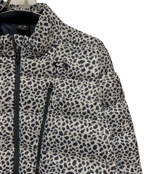 OAKLEY（オークリー）OAKLEY (オークリー) SKULL  EXQUISITE DOWN JACKET ホワイト×ブラック サイズ:XLの古着・服飾アイテム