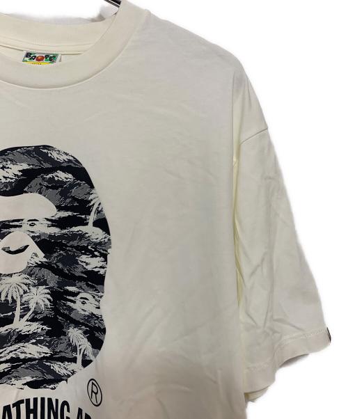 A BATHING APE（アベイシングエイプ）A BATHING APE (アベイシングエイプ) Camo Relaxed Fit Tee ホワイト サイズ:Lの古着・服飾アイテム