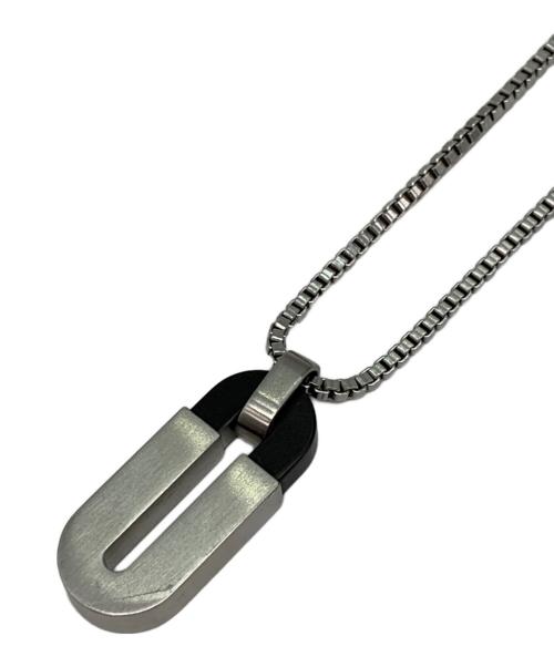 Calvin Klein（カルバンクライン）Calvin Klein (カルバンクライン) ロゴペンダントネックレス ブラック×シルバーの古着・服飾アイテム