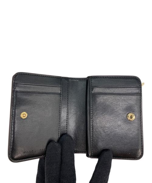 Marc by Marc Jacobs（マークバイマークジェイコブス）Marc by Marc Jacobs (マークバイマークジェイコブス) コンパクトウォレット バーガンディー（605 ポメグラネイト） 未使用品の古着・服飾アイテム