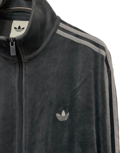 adidas（アディダス）adidas (アディダス) ファイヤーバード トラックトップ ベロア グレー サイズ:XLの古着・服飾アイテム