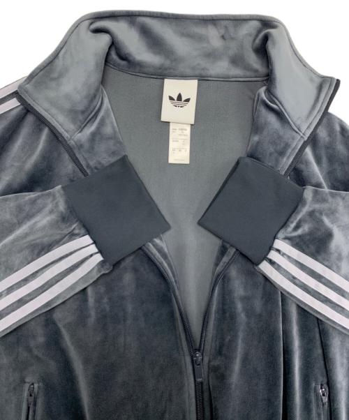 adidas（アディダス）adidas (アディダス) ファイヤーバード トラックトップ ベロア グレー サイズ:XLの古着・服飾アイテム