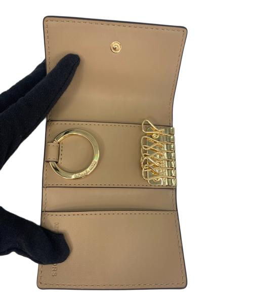 MICHAEL KORS（マイケルコース）MICHAEL KORS (マイケルコース) JET SET TRAVEL ベージュの古着・服飾アイテム