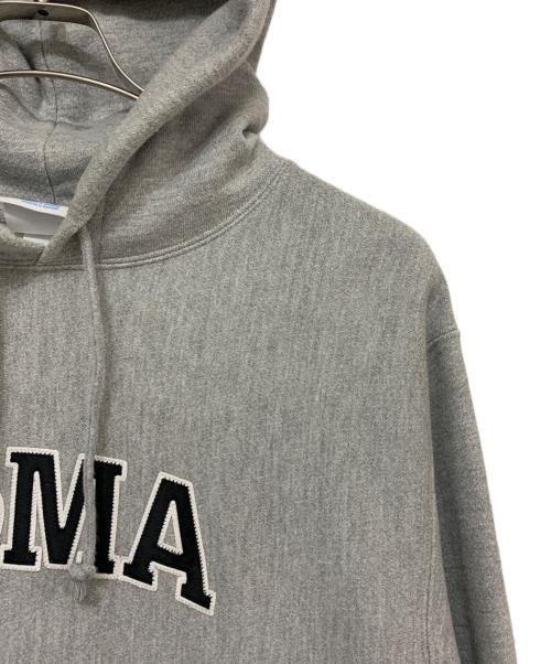 Champion REVERSE WEAVE（チャンピオン リバース ウィーブ）Champion REVERSE WEAVE (チャンピオン リバース ウィーブ) プルオーバーパーカー グレー×ブラック サイズ:Mの古着・服飾アイテム