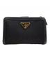 PRADA（プラダ）の古着「トライアングルロゴ財布」｜ブラック