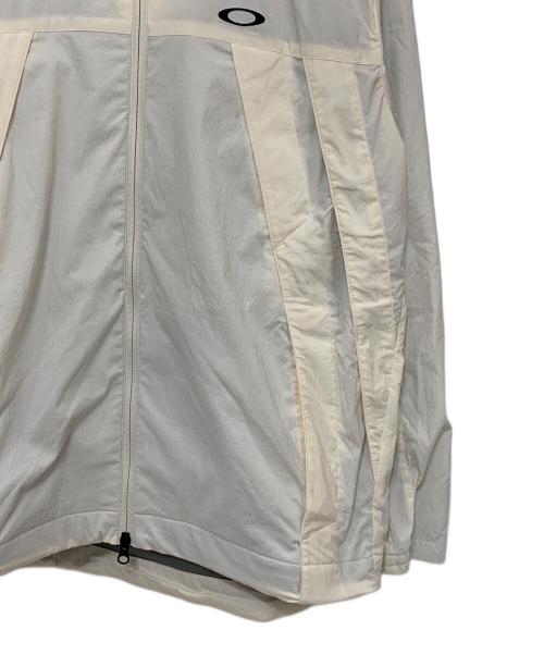 OAKLEY（オークリー）OAKLEY (オークリー) FLEXIBLE WIND オフホワイト サイズ:M 未使用品の古着・服飾アイテム