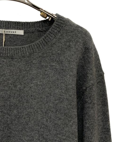 CADUNE（カデュネ）CADUNE (カデュネ) 薄手ニット グレー サイズ:38 未使用品の古着・服飾アイテム