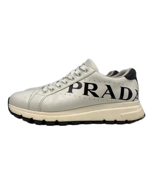 PRADA（プラダ）PRADA (プラダ) ロゴスニーカー ホワイト サイズ:5 1/2の古着・服飾アイテム