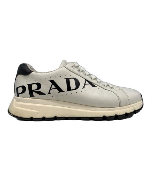 PRADA（プラダ）PRADA (プラダ) ロゴスニーカー ホワイト サイズ:5 1/2の古着・服飾アイテム