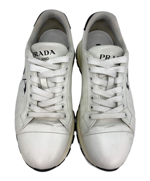 PRADA（プラダ）PRADA (プラダ) ロゴスニーカー ホワイト サイズ:5 1/2の古着・服飾アイテム