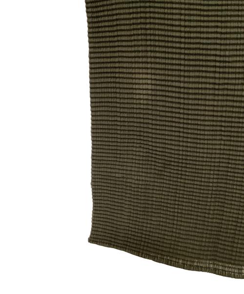 ISSEY MIYAKE（イッセイミヤケ）ISSEY MIYAKE (イッセイミヤケ) プリーツカットソー グリーン サイズ:Mの古着・服飾アイテム