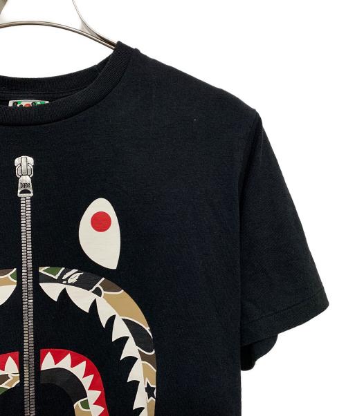 BAPE BY A BATHING APE（ベイプバイアベイシングエイプ）BAPE BY A BATHING APE (ベイプバイアベイシングエイプ) シャークT ブラック サイズ:Mの古着・服飾アイテム