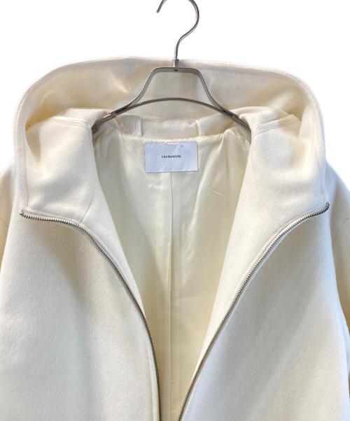 FRAMeWORK（フレームワーク）FRAMeWORK (フレームワーク) フーデッドコート ホワイト サイズ:38の古着・服飾アイテム