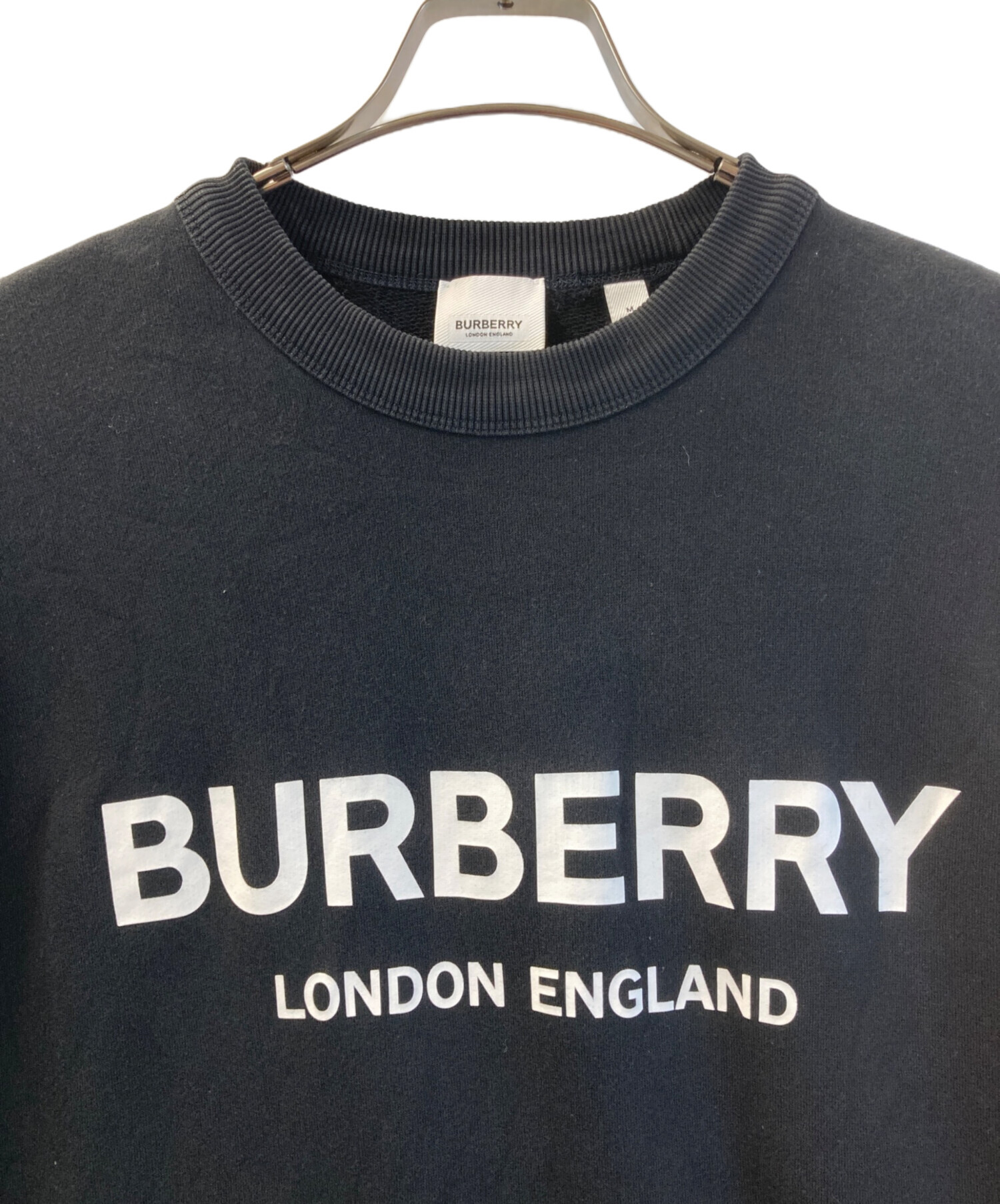BURBERRY (バーバリー) クルーネックロゴスウェット ブラック BURBERRY (バーバリー) クルーネックロゴスウェット ブラック