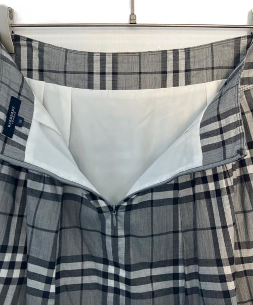 BURBERRY LONDON（バーバリーロンドン）BURBERRY LONDON (バーバリーロンドン) BURBERRY LONDON ミニスカート グレー サイズ:38の古着・服飾アイテム