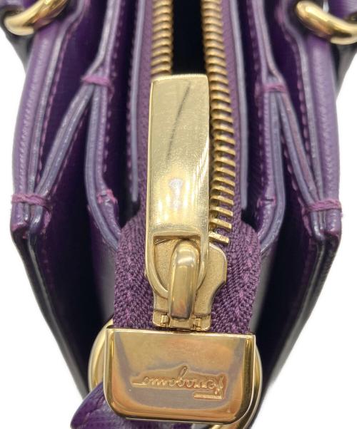 Salvatore Ferragamo（サルヴァトーレ フェラガモ）Salvatore Ferragamo (サルヴァトーレ フェラガモ) 2WAYバッグ　ヴァラ パープルの古着・服飾アイテム