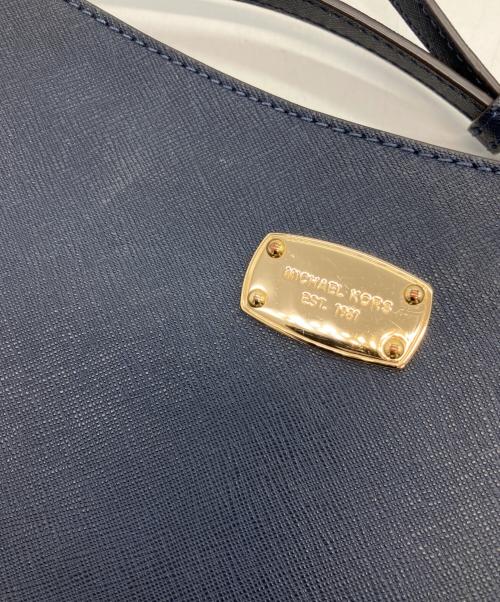 MICHAEL KORS（マイケル・コース）MICHAEL KORS (マイケル・コース) ショルダーバッグ ネイビーの古着・服飾アイテム
