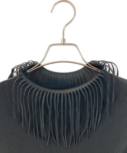 PLEATS PLEASE（プリーツプリーズ）PLEATS PLEASE (プリーツプリーズ) ボルトネック フリンジフレンチスリーブカットソー ブラック サイズ:3の古着・服飾アイテム