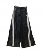 adidasアディダス）の古着「メガフレアトラックパンツ」｜ブラック