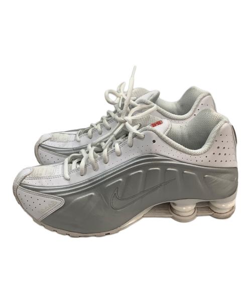 NIKE（ナイキ）NIKE (ナイキ) ローカットスニーカー ホワイト×シルバー サイズ: 26.5cmの古着・服飾アイテム