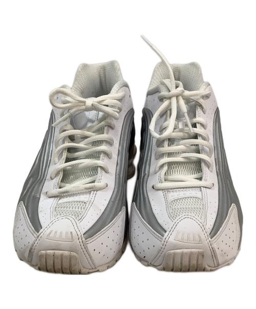 NIKE（ナイキ）NIKE (ナイキ) ローカットスニーカー ホワイト×シルバー サイズ: 26.5cmの古着・服飾アイテム