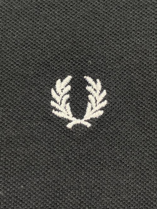 FRED PERRY（フレッドペリー）FRED PERRY (フレッドペリー) AMY WINEHOUSE (アイミー・ワインハウス) 半袖カットソー ブラック サイズ:USA/6の古着・服飾アイテム