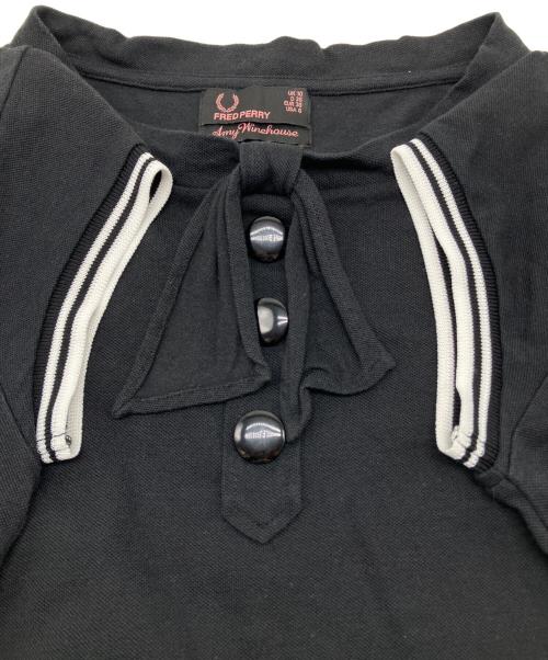 FRED PERRY（フレッドペリー）FRED PERRY (フレッドペリー) AMY WINEHOUSE (アイミー・ワインハウス) 半袖カットソー ブラック サイズ:USA/6の古着・服飾アイテム