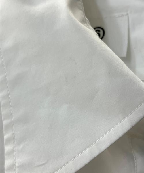 MM6 Maison Margiela（エムエムシックスメゾンマルジェラ）MM6 Maison Margiela (エムエムシックスメゾンマルジェラ) ストライプ切替 アシンメトリー半袖シャツ ホワイト×ブルー サイズ:36号の古着・服飾アイテム