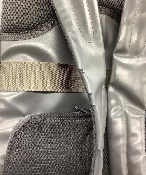 ZERO HALLIBURTON（ゼロ ハリバートン）ZERO HALLIBURTON (ゼロ ハリバートン) リュック グレーの古着・服飾アイテム