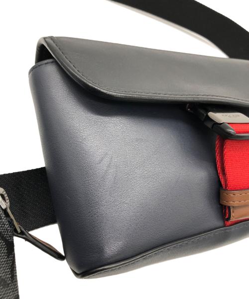 COACH（コーチ）COACH (コーチ) ダブルベルトバッグ ブラックの古着・服飾アイテム