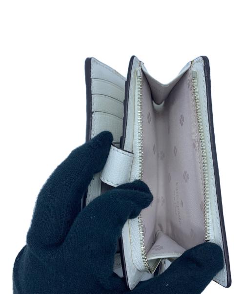 Kate Spade（ケイトスペード）Kate Spade (ケイトスペード) 2つ折り財布の古着・服飾アイテム