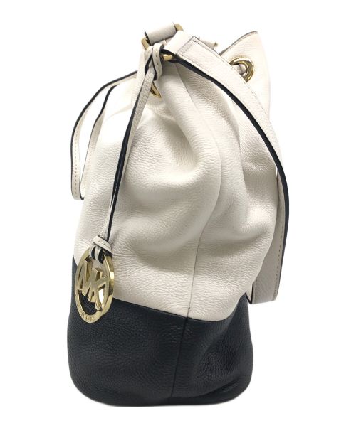 MICHAEL KORS（マイケル・コース）MICHAEL KORS (マイケルコース) ショルダーバッグ ホワイト×ブラックの古着・服飾アイテム