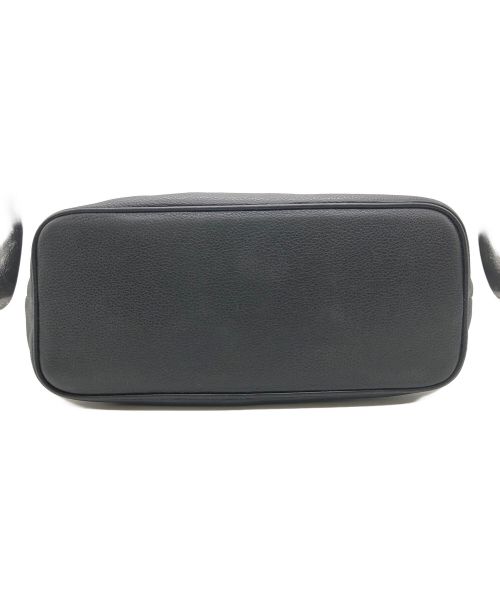 MICHAEL KORS（マイケル・コース）MICHAEL KORS (マイケルコース) ショルダーバッグ ホワイト×ブラックの古着・服飾アイテム