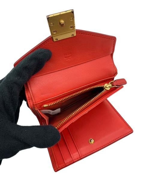 MCM（エムシーエム）MCM (エムシーエム) 3つ折り財布 レッドの古着・服飾アイテム