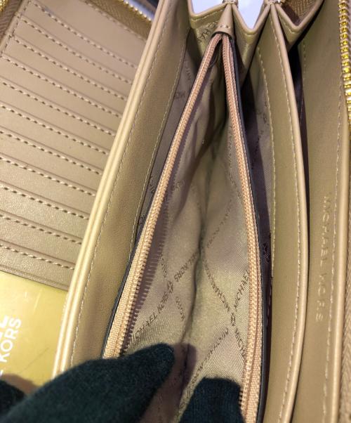 MICHAEL KORS（マイケル・コース）MICHAEL KORS (マイケルコース) 長財布 ベージュの古着・服飾アイテム