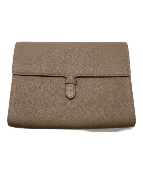 ACATE（アカーテ）ACATE (アカーテ) クラッチバッグ ベージュの古着・服飾アイテム