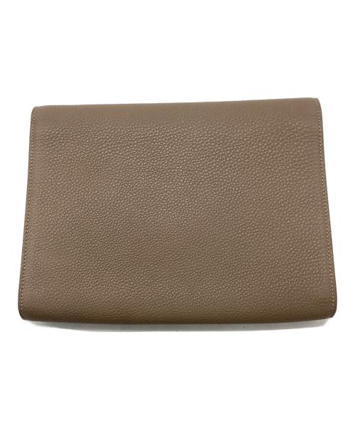 ACATE（アカーテ）ACATE (アカーテ) クラッチバッグ ベージュの古着・服飾アイテム