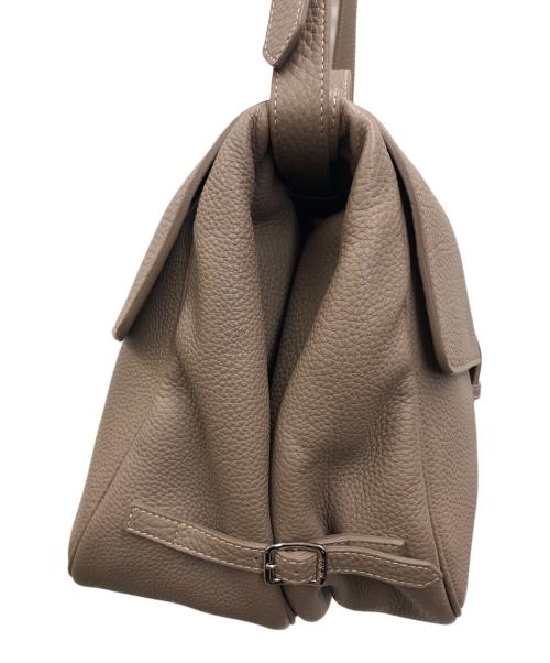 ACATE（アカーテ）ACATE (アカーテ) ポストマンバッグ ベージュの古着・服飾アイテム