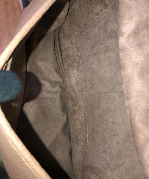 ACATE（アカーテ）ACATE (アカーテ) ポストマンバッグ ベージュの古着・服飾アイテム