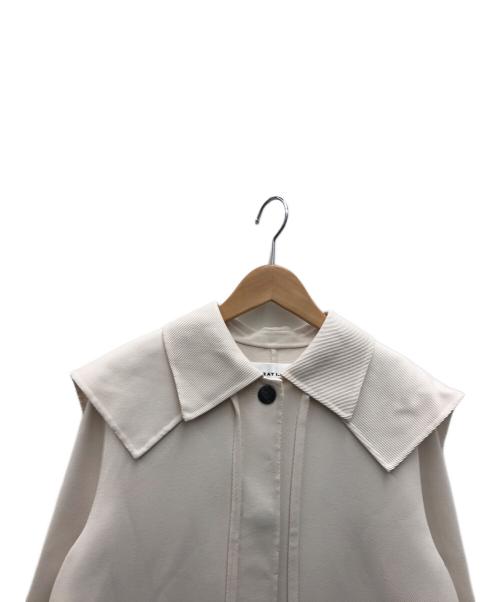 FRAY ID（フレイ アイディー）FRAY ID (フレイ アイディー) ケープステンカラーツイルリバーコート アイボリー サイズ:O 未使用品の古着・服飾アイテム