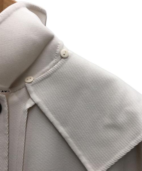 FRAY ID（フレイ アイディー）FRAY ID (フレイ アイディー) ケープステンカラーツイルリバーコート アイボリー サイズ:O 未使用品の古着・服飾アイテム