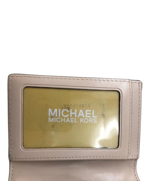 MICHAEL KORS（マイケル・コース）MICHAEL KORS (マイケルコース) 3つ折り財布 ピンクベージュの古着・服飾アイテム