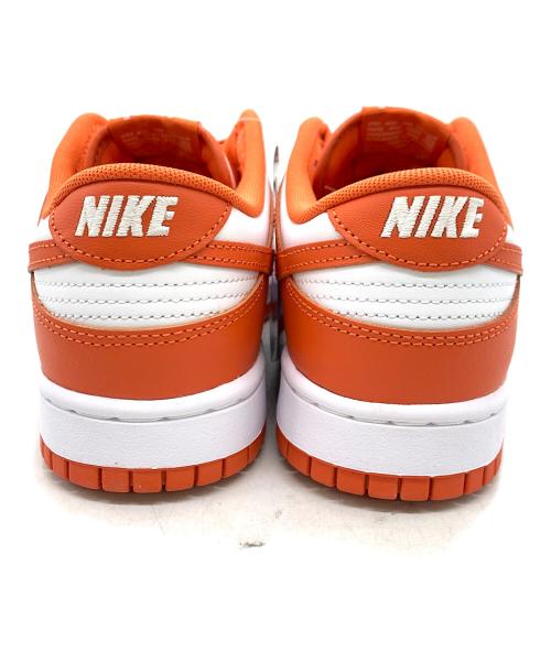 NIKE（ナイキ）NIKE (ナイキ) スニーカー オレンジ×ホワイト サイズ:UK8 未使用品の古着・服飾アイテム