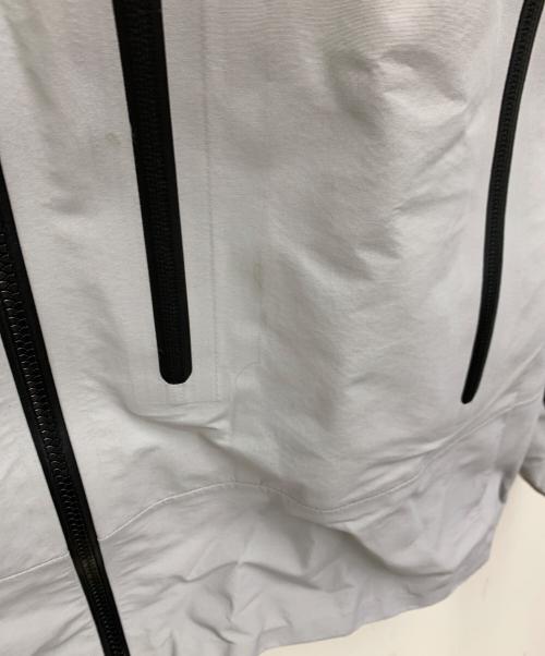 THE NORTH FACE（ザ ノース フェイス）THE NORTH FACE (ザ ノース フェイス) Supreme (シュプリーム) Taped Seam Shell Jacket グレー×ブラック サイズ:Mの古着・服飾アイテム