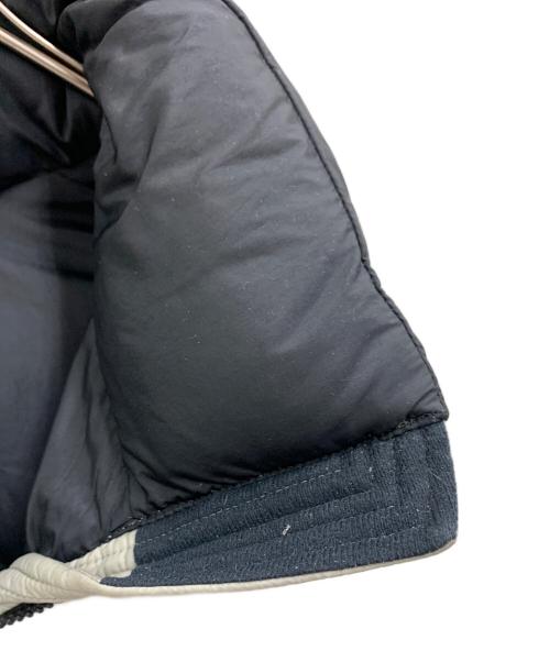 THE NORTH FACE（ザ ノース フェイス）THE NORTH FACE (ザ ノース フェイス) ダウンジャケット ライトグレー×ブラック サイズ:Mの古着・服飾アイテム