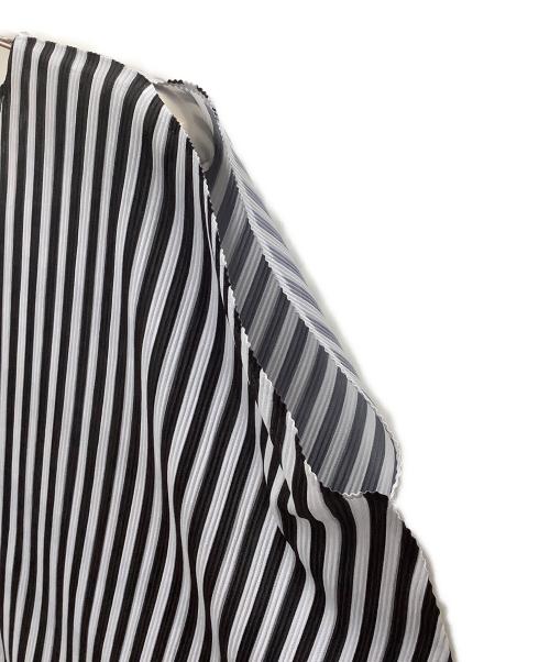 PLEATS PLEASE ISSEY MIYAKE（プリーツプリーズ イッセイミヤケ）PLEATS PLEASE ISSEY MIYAKE (プリーツプリーズ イッセイミヤケ) ノースリーブカットソー ブラック×ホワイト サイズ:3の古着・服飾アイテム