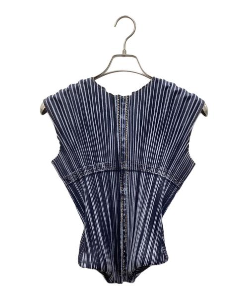 PLEATS PLEASE ISSEY MIYAKE（プリーツプリーズ イッセイミヤケ）PLEATS PLEASE ISSEY MIYAKE (プリーツプリーズ イッセイミヤケ) ■デニム転写プリーツブラウス ネイビー×ホワイト サイズ:3の古着・服飾アイテム