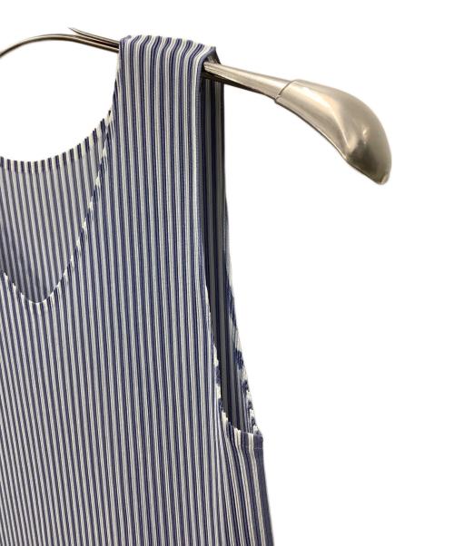PLEATS PLEASE ISSEY MIYAKE（プリーツプリーズ イッセイミヤケ）PLEATS PLEASE ISSEY MIYAKE (プリーツプリーズ イッセイミヤケ) ノースリーブプリーツカットソー ブルー×ホワイト サイズ:3の古着・服飾アイテム