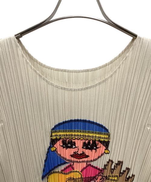 PLEATS PLEASE ISSEY MIYAKE（プリーツプリーズ イッセイミヤケ）PLEATS PLEASE ISSEY MIYAKE (プリーツプリーズ イッセイミヤケ) ■プリーツカットソー ベージュ サイズ:3の古着・服飾アイテム