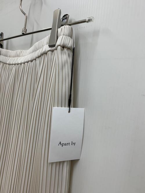 apart by lowrys（アパートバイローリーズ）apart by lowrys (アパートバイローリーズ) プリーツティアードスカート アイボリー サイズ:FREE 未使用品の古着・服飾アイテム